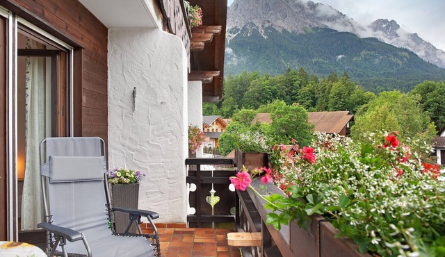 Studio Apartment 'Aschaubichl – Enzian' with Mountain View, Balcony, and Wi-Fi