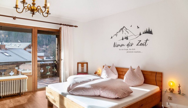 Studio Apartment 'Aschaubichl – Bergaurikel' with Mountain View, Balcony & Wi-Fi