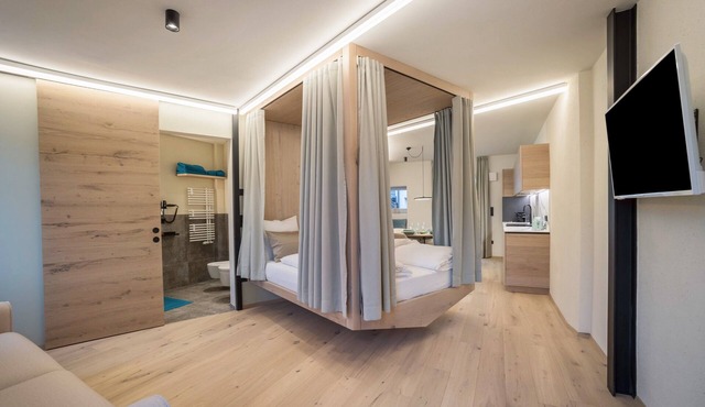 Studio Apartment 'Avia Living Teresa' with Mountain View and Wi-Fi