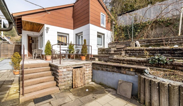 Studio Apartment 'Behrens-Reinke' with Private Terrace, Shared Garden and Wi-Fi
