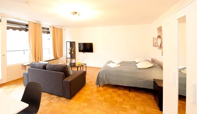 Studio Apartment Central location near the opera house - Parking Balcony