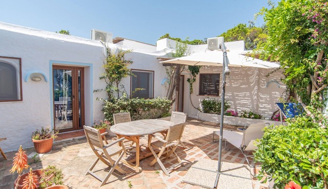Studio Apartment Close to the Beach with Garden