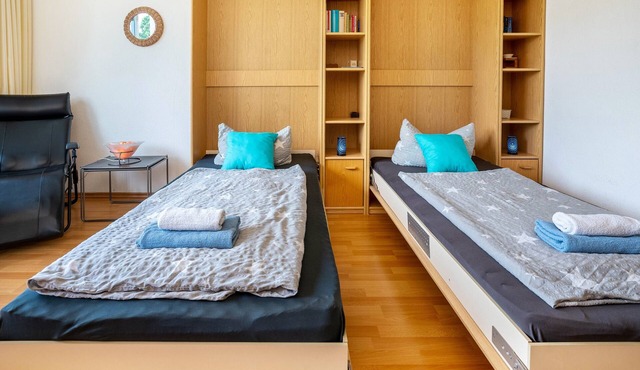 Studio Apartment 'Ferienwohnung Nr 95' with Shared Garden and Wi-Fi