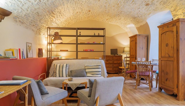 Studio Apartment 'De Caractère Classé 3' with Wi-Fi
