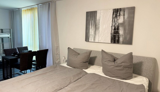 Studio-Apartment-Ensuite with Shower-City view-Familienapartment