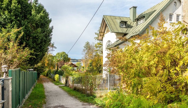 Studio Apartment "Escape To The Lake" with Private Terrace & Wi-Fi