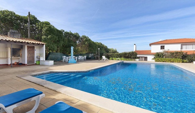 Studio Apartment 'Estúdio Alto Da Praia' with Sea View, Shared Pool and Wi-Fi