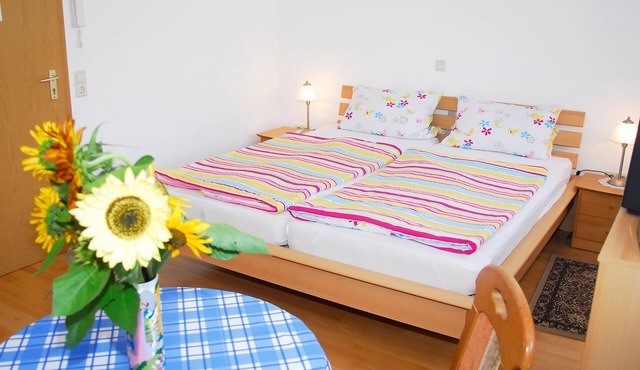 Studio Apartment 'Ferienwohnung 4a, 30 sqm' with Shared Garden and Wi-Fi