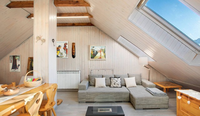 Studio Apartment 'Finestra Sul Gran Paradiso' with Mountain View and Wi-Fi