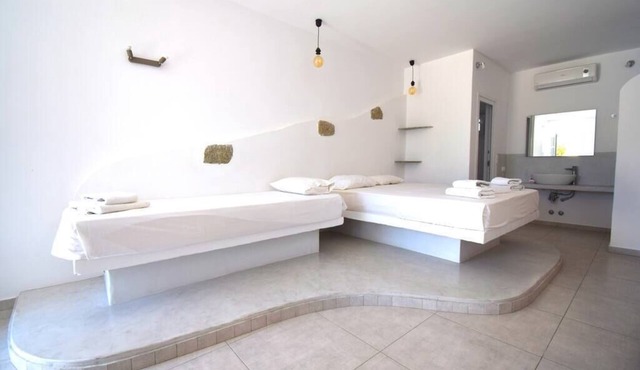 Studio apartment for 3 people, with private