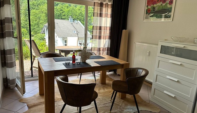 Studio Apartment 'Frühstücken in Naturidylle Bad Orb' with Private Terrace, Private Garden and Wi-Fi