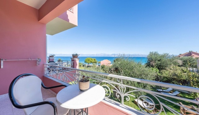 Studio Apartment 'GRAND 4' with Sea View, Wi-Fi and Air Conditioning