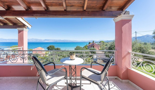 Studio Apartment 'Grand 7' with Sea View, Wi-Fi and Air Conditioning