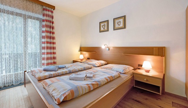 Studio Apartment "Heiserhof - Holunder" with Mountain View, Balcony & Wi-Fi