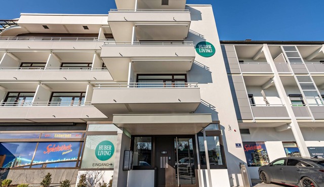 Studio Apartment 'Huber Living Basic 104' with Balcony and Wi-Fi