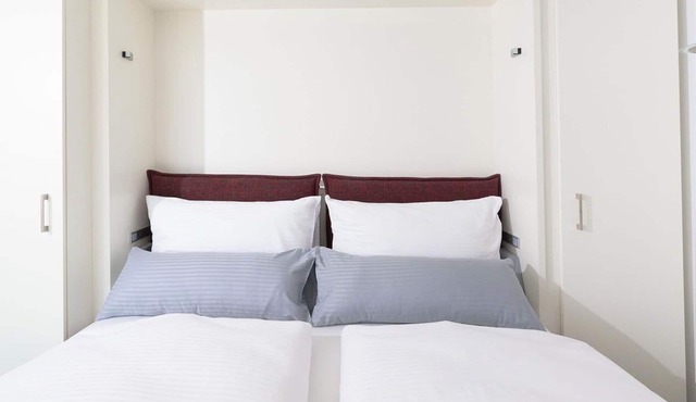 Studio Apartment 'Huber Living Single 301' with Balcony and Wi-Fi