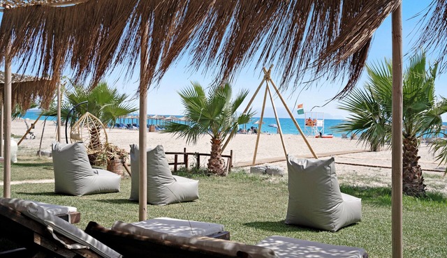 Studio Apartment 'Iguana 14' with Sea View, Wi-Fi and Air Conditioning
