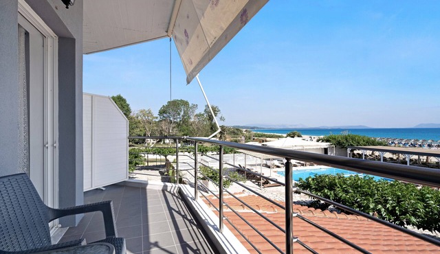 Studio Apartment 'Iguana 3' with Sea View, Wi-Fi and Air Conditioning