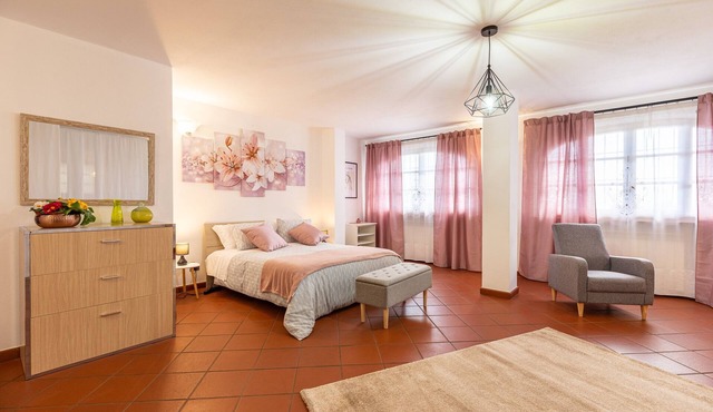 Studio Apartment "Il Colle dei Frati" with Private Terrace & Wi-Fi