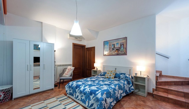 Studio Apartment 'Il Melograno Di Lecce' with Shared Terrace, Wi-Fi and Air Conditioning