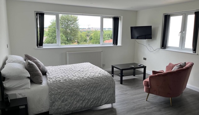 Studio Apartment in Harefield - close to public transport