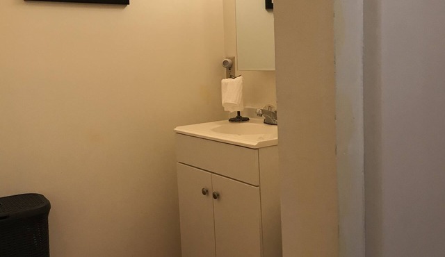 Studio apartment in the Country-private entrance-long term