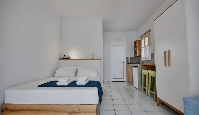 Studio Apartment 'Irene 8 Superior Triple 1' with Sea View, Wi-Fi and Air Conditioning