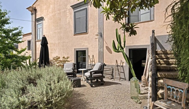 Studio Apartment 'Villa Cangiani - La Lavanda' with Mountain View and Wi-Fi