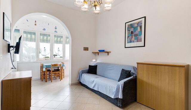Studio Apartment "Monolocale 12" with Sea View, Wi-Fi & Air Conditioning
