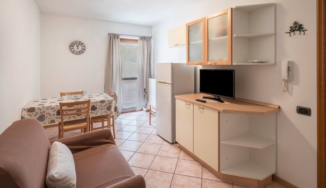 Studio Apartment 'Appartamento Monolocale 1' with Mountain View, Shared Garden and Wi-Fi