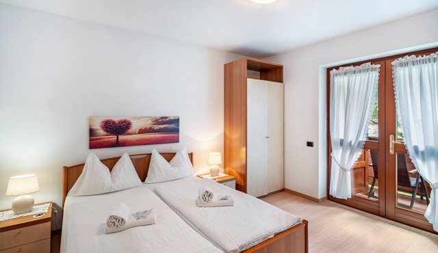 Studio Apartment 'Appartamento Monolocale 4' with Mountain View, Shared Garden and Wi-Fi