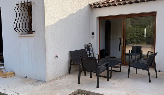 Studio Apartment 'JK' with Private Terrace and Wi-Fi