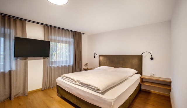 Studio Apartment 'Linderhof Nido' with Mountain View, Shared Pool and Wi-Fi