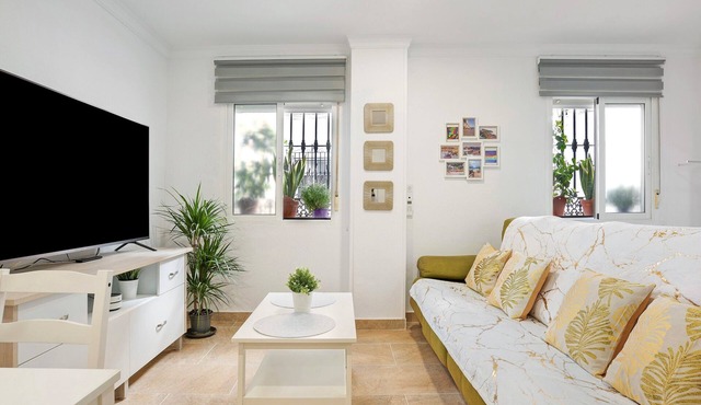 Studio Apartment "Loft Centro Historico Barbate" close to the Sea with Wi-Fi