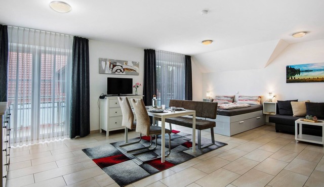 Studio Apartment 'Mia' with Mountain View, Balcony, and Wi-Fi