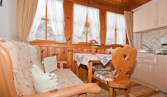Studio Apartment 'Mini Apartment 2' with Mountain View, Shared Garden and Wi-Fi