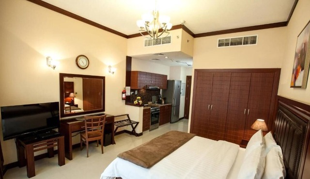 Studio Apartment Near Al Maya Supermarket Mankhool By Luxury Bookings