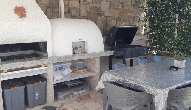 Studio Apartment Olive Oil Homestead Milok