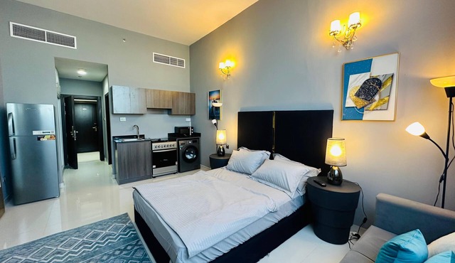 Studio apartment on suitable location shiekh zayed road