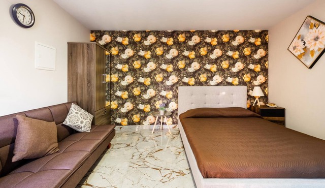 Studio Apartment Pinecone