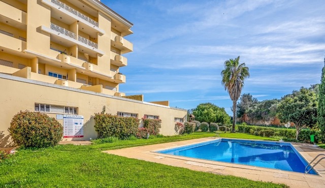 Studio Apartment, pool and 5 min from the beach