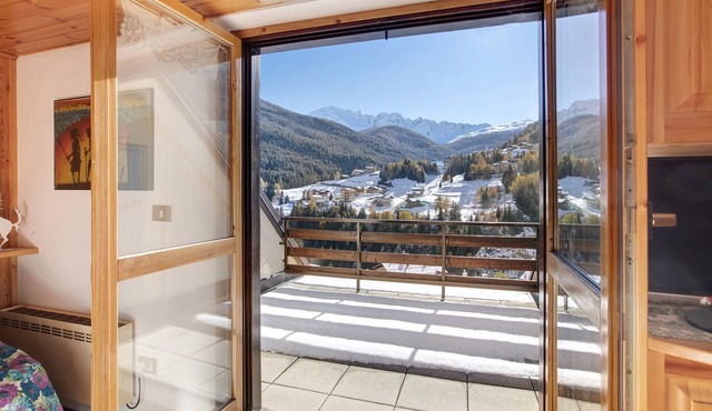 Studio Apartment 'Semogo 1' with Mountain View, Terrace & Balcony