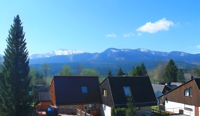 Studio Apartment 'Sonnenalm - Holiday Home' with Mountain View, Balcony & Wi-Fi