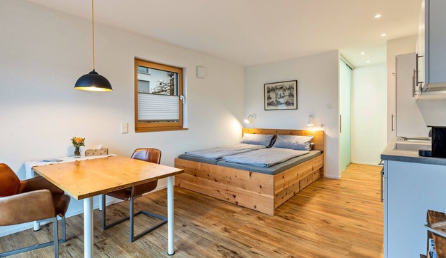 Studio Apartment 'Sonnenhalde' with Lake View, Private Terrace and Wi-Fi