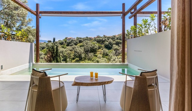 Studio Apartment 'Studio Yvonne' with Private Pool, Wi-Fi and Air Conditioning