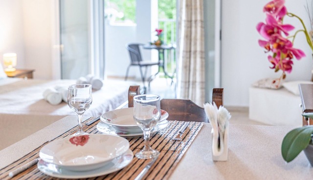Studio Apartment 'Theodoros' with Shared Garden, Wi-Fi and Air Conditioning