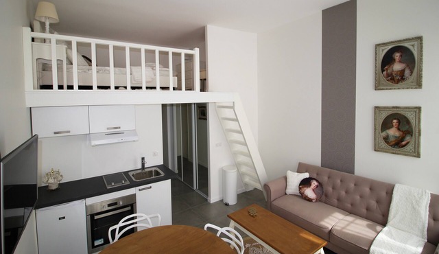 Studio Apartment 'Trianon Charmant Nice' with Air Conditioning