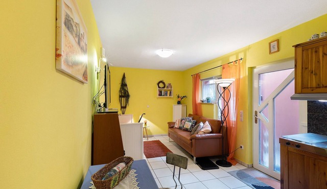 Studio Apartment 'Villa Am Keltenberg - La Luna' with Shared Terrace and Wi-Fi