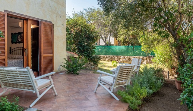 Studio Apartment with Wi-Fi, Air Conditioning & Terrace