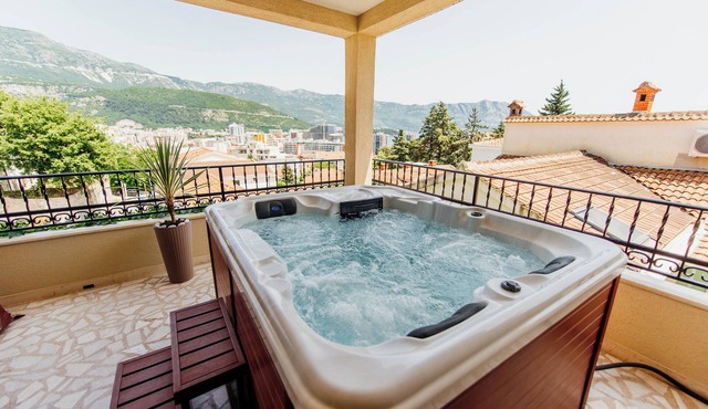 Studio apartment with big terrace & sea view